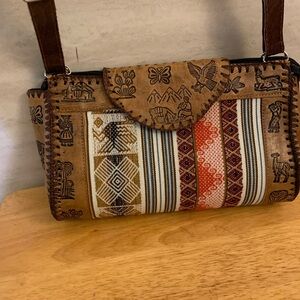 PERU CUSCO WOMEN'S TEXTILE FABRIC
EMBOSSED LEATHER BOHO PURSE CROSSBODY